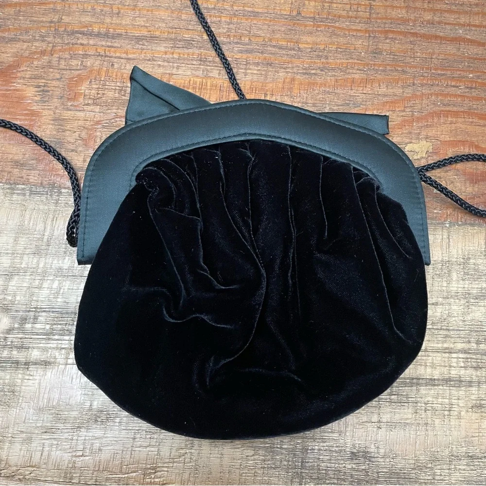 vintage inspired Elegant Black Velvet Bow Bag evening satin formal